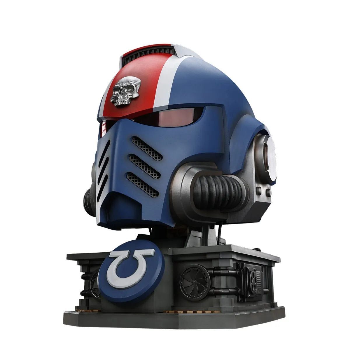 Warhammer 40K: Space Marine II: Ultramarines: Lieutenant Titus wearable helmet: With Stand: Joy Toy - Joy Toy Action Figure