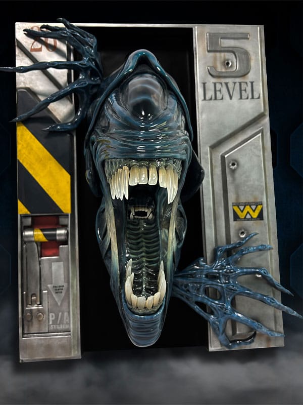 Aliens: Alien Queen: 1/2 Wall Sculpture - Hollywood Collectibles Group Decoration