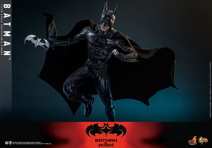 Batman & Robin: Batman: 1/6 - Hot Toys Action Figures