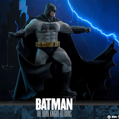 Batman The Dark Knight Returns: Batman: 1/6th Scale Action Figure - Hot Toys Action Figure