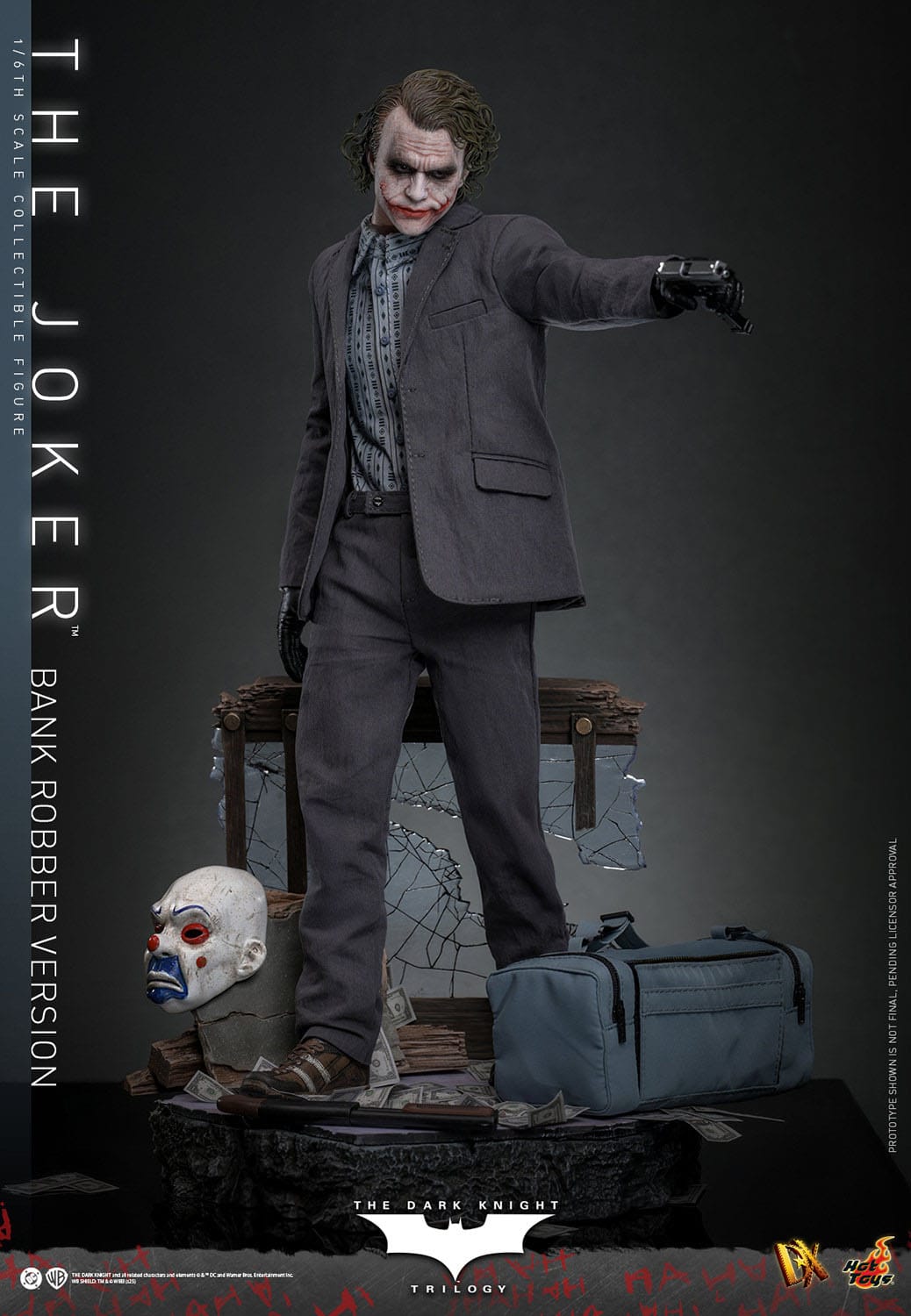 Batman: The Dark Knight: The Joker (Bank Robber Version) DX: 1/6th - Hot Toys Action Figures