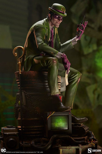 DC Comics: Riddler: Premium Format Statue - Sideshow Collectibles Statue