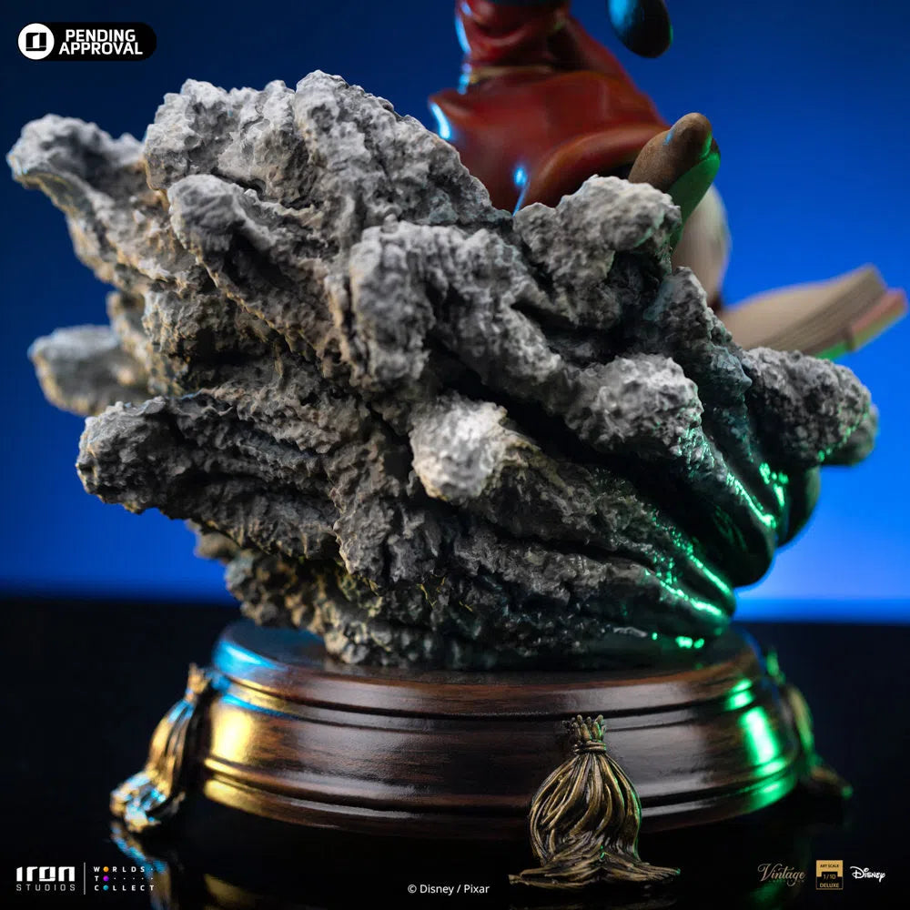 Fantasia: Sorcerer Mickey: 1/10 Deluxe Art Scale: Limited Edition Statue Iron Studios
