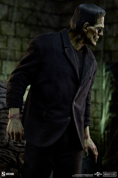 Frankenstein: Frankenstein (Fabric Costume): Premium Format Mixed Media Statue - Sideshow Collectibles Statue