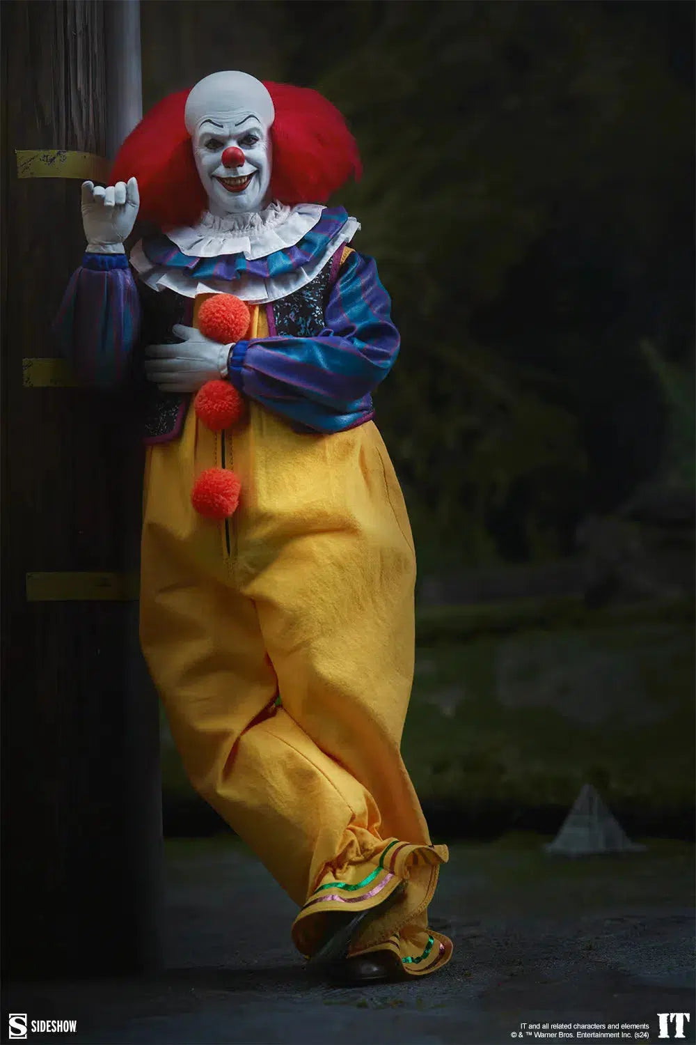 IT: Pennywise: 1990: Sixth Scale Figure - Sideshow Collectibles Action Figure