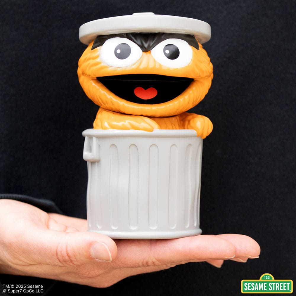 Sesame Street FUN! FUN! Vinyl Action Figure Oscar the Grouch (Orange) 13 cm - Super7 Statues