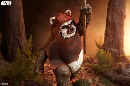 Star Wars Episode VI: Return Of The Jedi: Wicket: Premium Format Statue - Sideshow Collectibles Statue