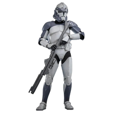 Star Wars: The Clone Wars: Battalion Wolfpack Clone Trooper: 1/6th - Hot Toys Action Figures