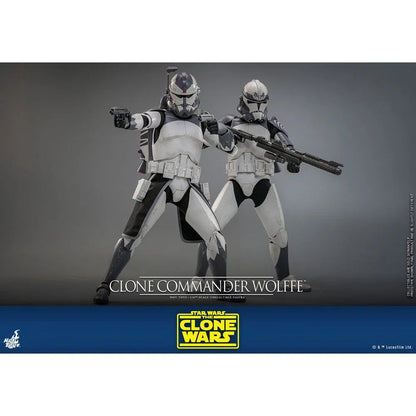 Star Wars: The Clone Wars: Clone Commander Wolffe: 1/6th - Hot Toys Action Figures