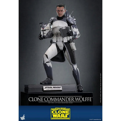 Star Wars: The Clone Wars: Clone Commander Wolffe: 1/6th - Hot Toys Action Figures