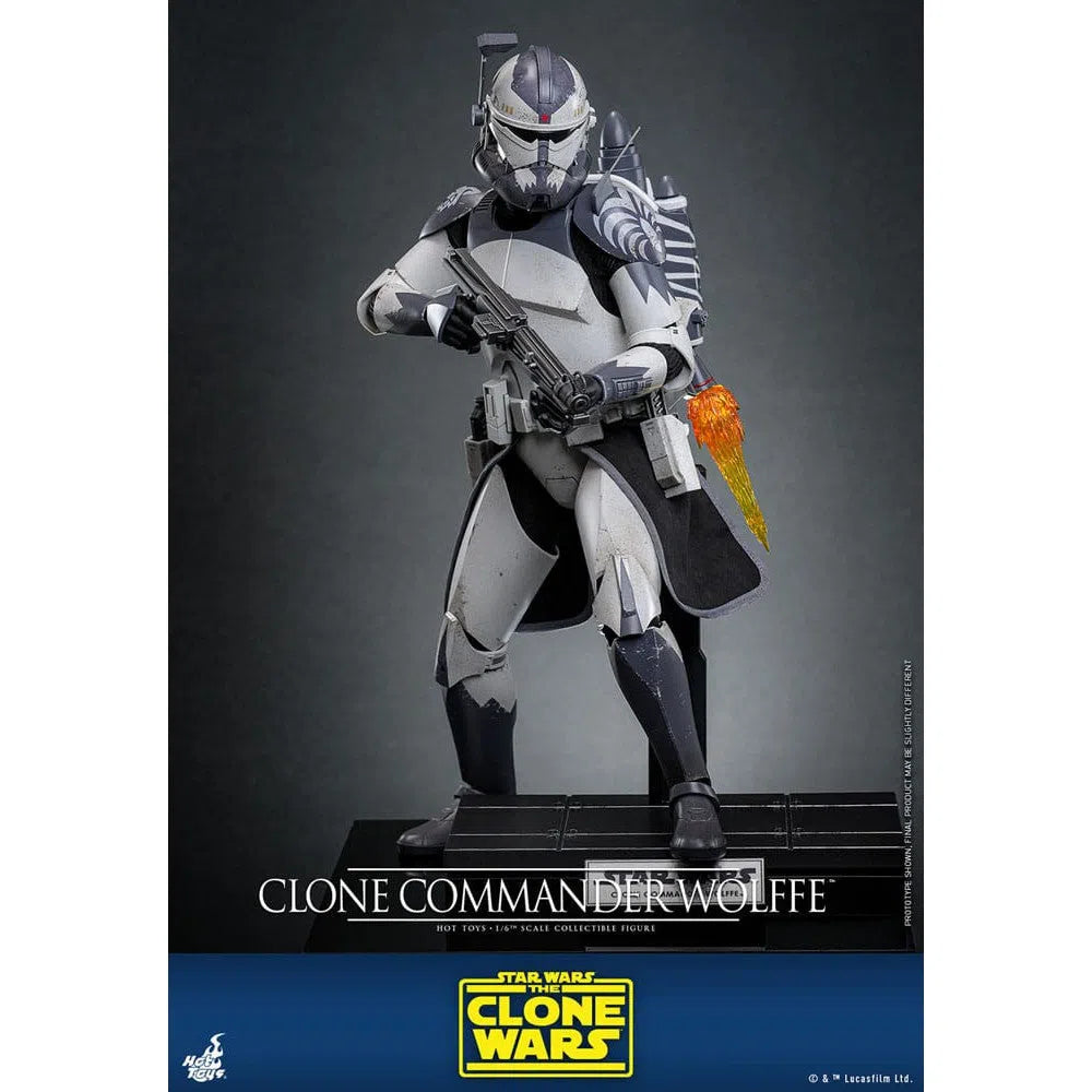 Star Wars: The Clone Wars: Clone Commander Wolffe: 1/6th - Hot Toys Action Figures