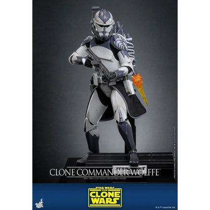 Star Wars: The Clone Wars: Clone Commander Wolffe: 1/6th - Hot Toys Action Figures