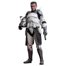 Star Wars: The Clone Wars: Clone Commander Wolffe: 1/6th - Hot Toys Action Figures