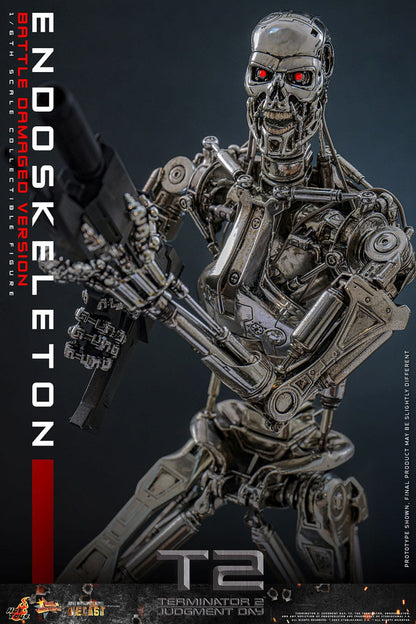 Terminator 2: Judgement: Endoskeleton (Battle Damaged Ver.): 1/6th - Hot Toys Action Figures