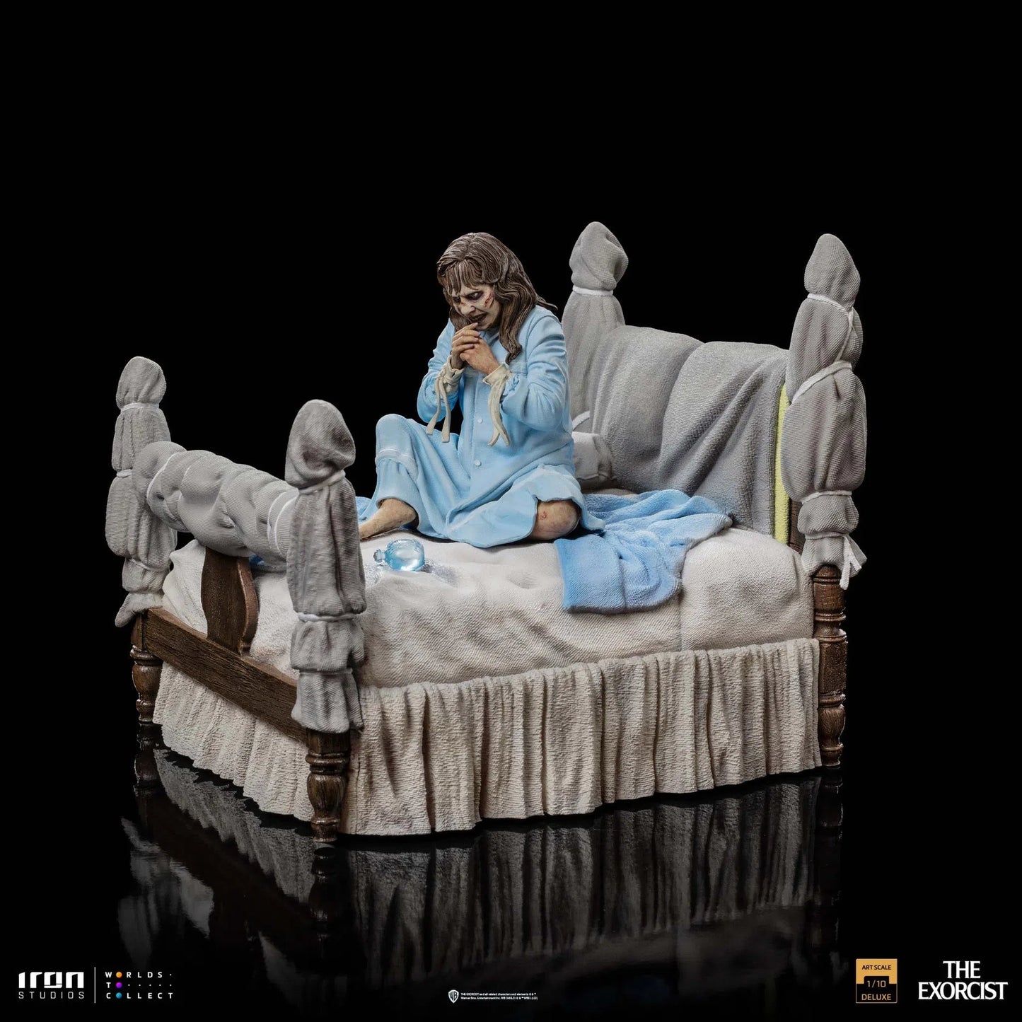 The Exorcist: Possessed Regan McNeil: Deluxe: Art Statue 1/10 by Iron Studios – Statue, [scale], UK stockist Planet Action Figures