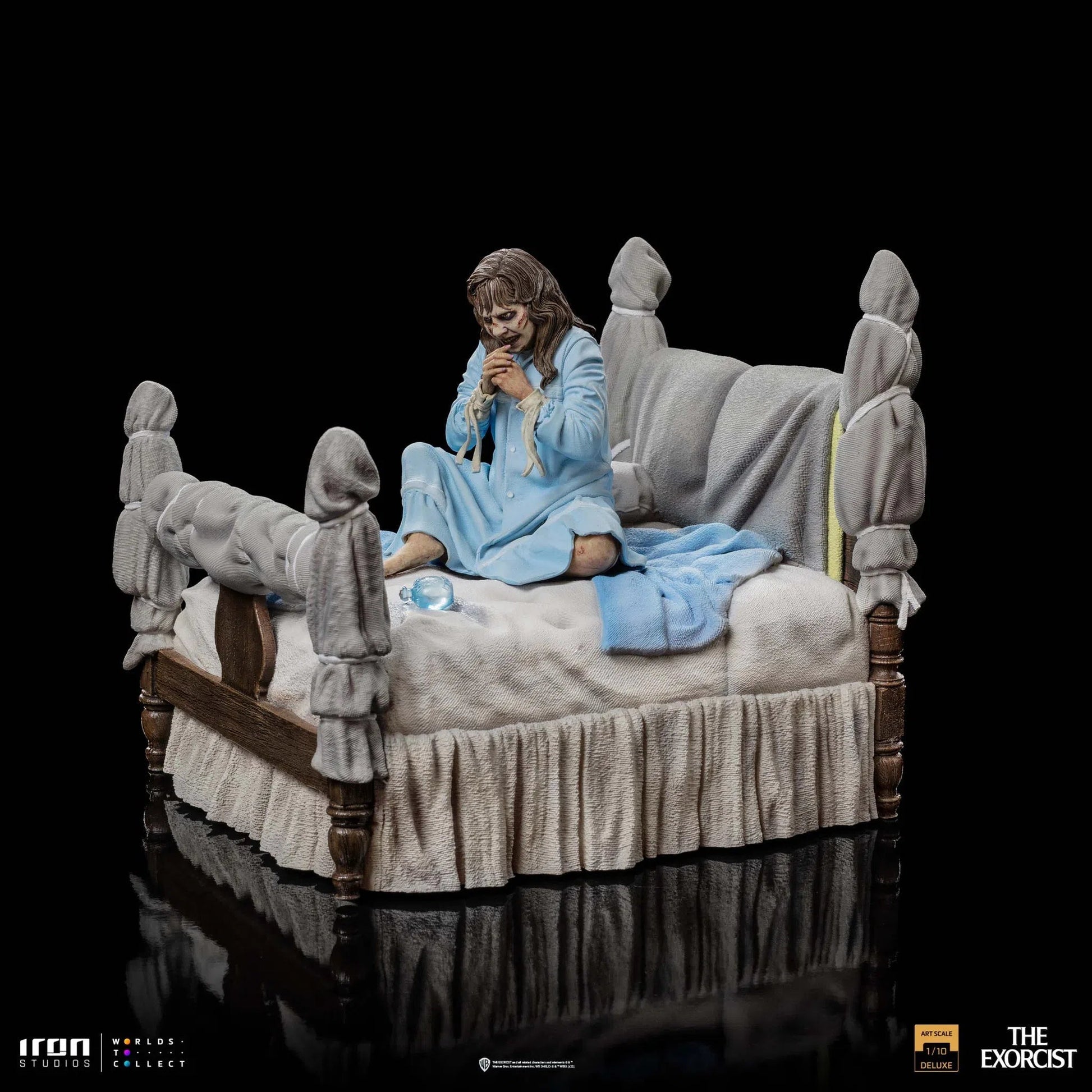 The Exorcist: Possessed Regan McNeil: Deluxe: Art Statue 1/10 by Iron Studios – Statue, [scale], UK stockist Planet Action Figures