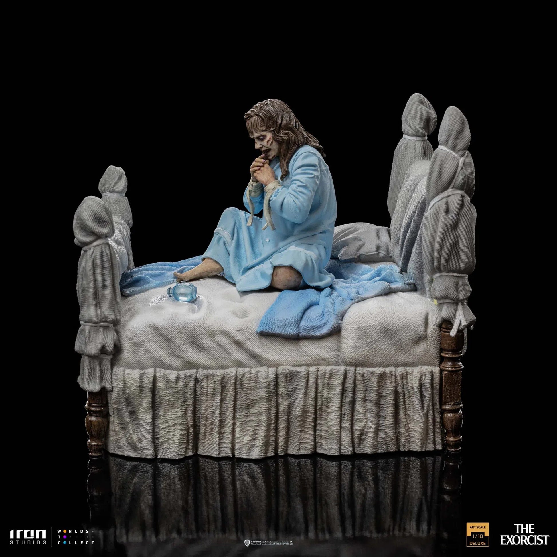 The Exorcist: Possessed Regan McNeil: Deluxe: Art Statue 1/10 by Iron Studios – Statue, [scale], UK stockist Planet Action Figures
