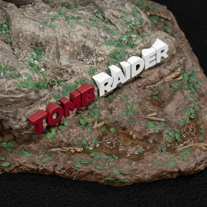 Tomb Raider: Lara Croft (Survivor): PVC Statue - Dark Horse Statue