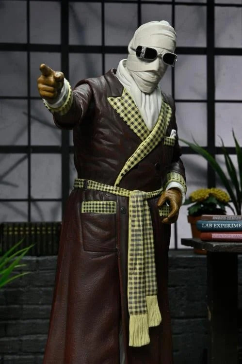 Universal Monsters: Invisible Man "Kemp House" (Colour Ver): Ultimate 7" Action Figure Neca