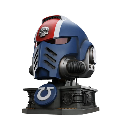 Warhammer 40K: Space Marine II: Ultramarines: Lieutenant Titus wearable helmet: With Stand: Joy Toy - Joy Toy Action Figures