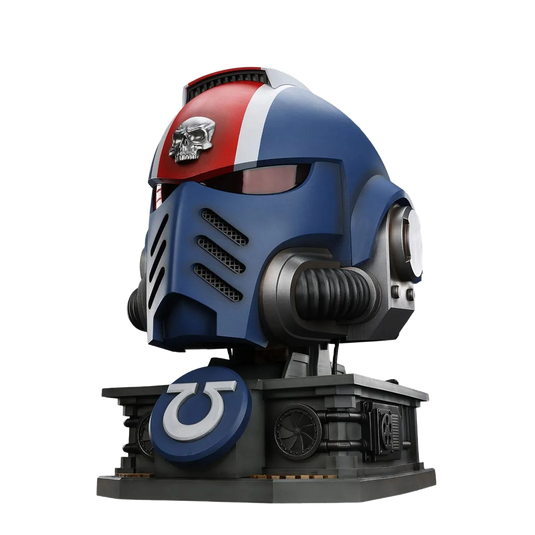 Warhammer 40K: Space Marine II: Ultramarines: Lieutenant Titus wearable helmet: With Stand: Joy Toy - Joy Toy Replicas