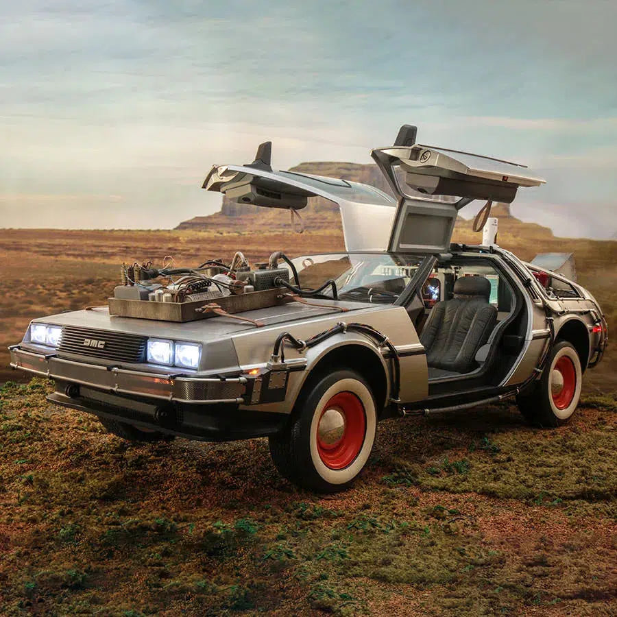 Delorean Time Machine: Back To The Future Part III: Hot Toys: Hot Toys
