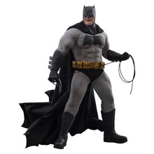 Batman The Dark Knight Returns: Batman: 1/6th Scale Action Figure: Hot Toys Hot Toys