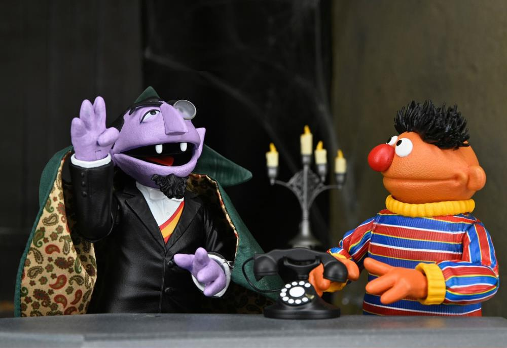 Sesame Street: Count von Count: Ultimate 7" Action Figure