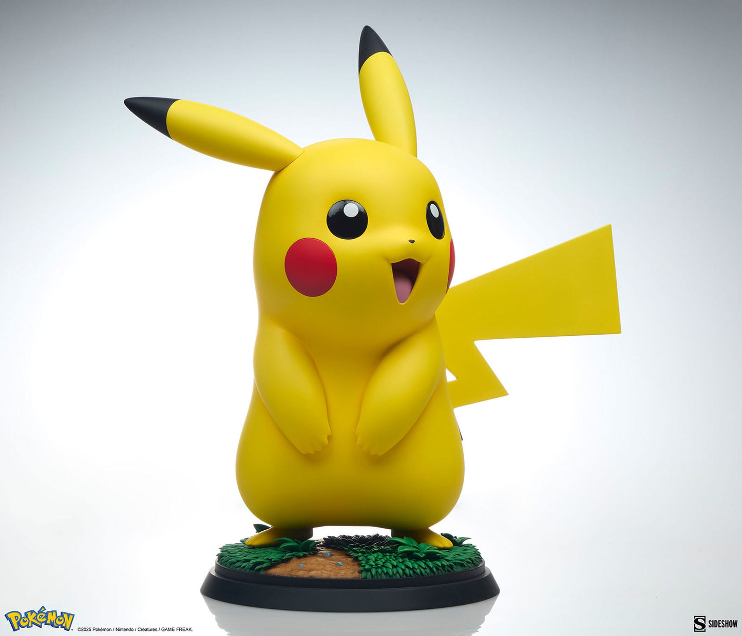 Pokemon: Pikachu: Life-Sized Statue