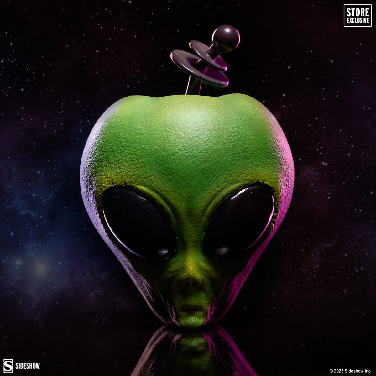 Sideshow Originals Alien Apple (Green Variant) Replica