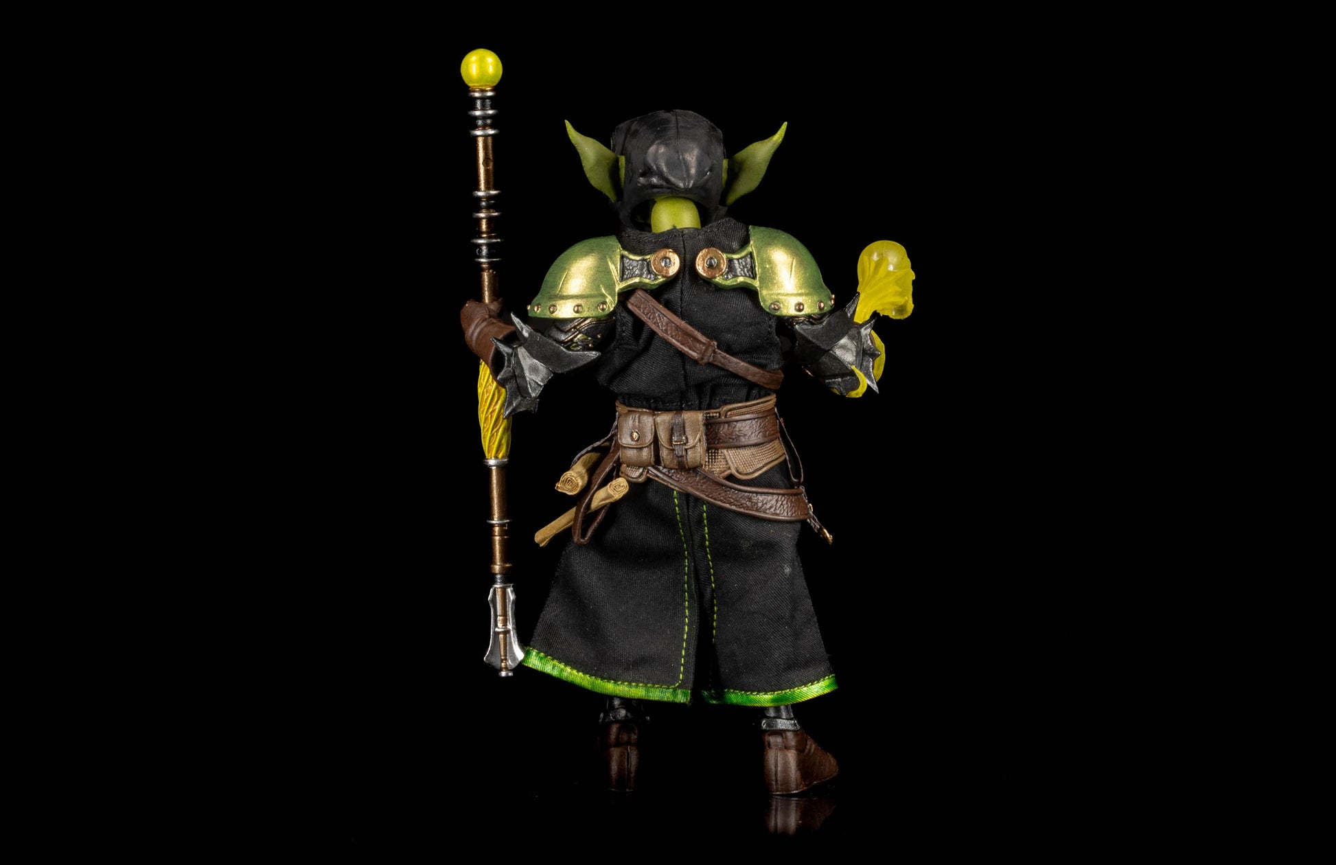 Mythic Legions Action Figure Paladin/Cleric Malignant Deluxe 18 cm - Four Horsemen Toy Design Action Figures