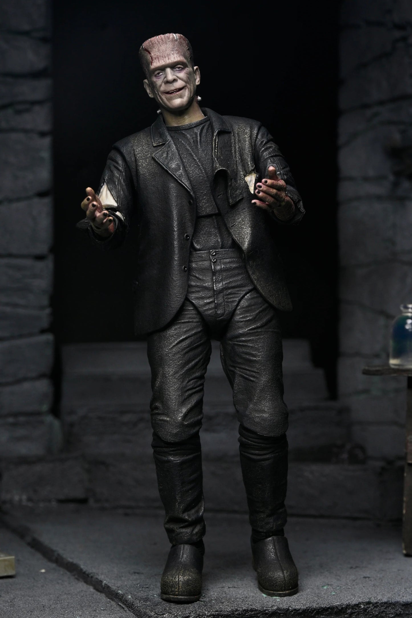 Universal Monsters: Bride Of Frankenstein & His Mate (Colour Version): 7" Action Figure 2 Pack