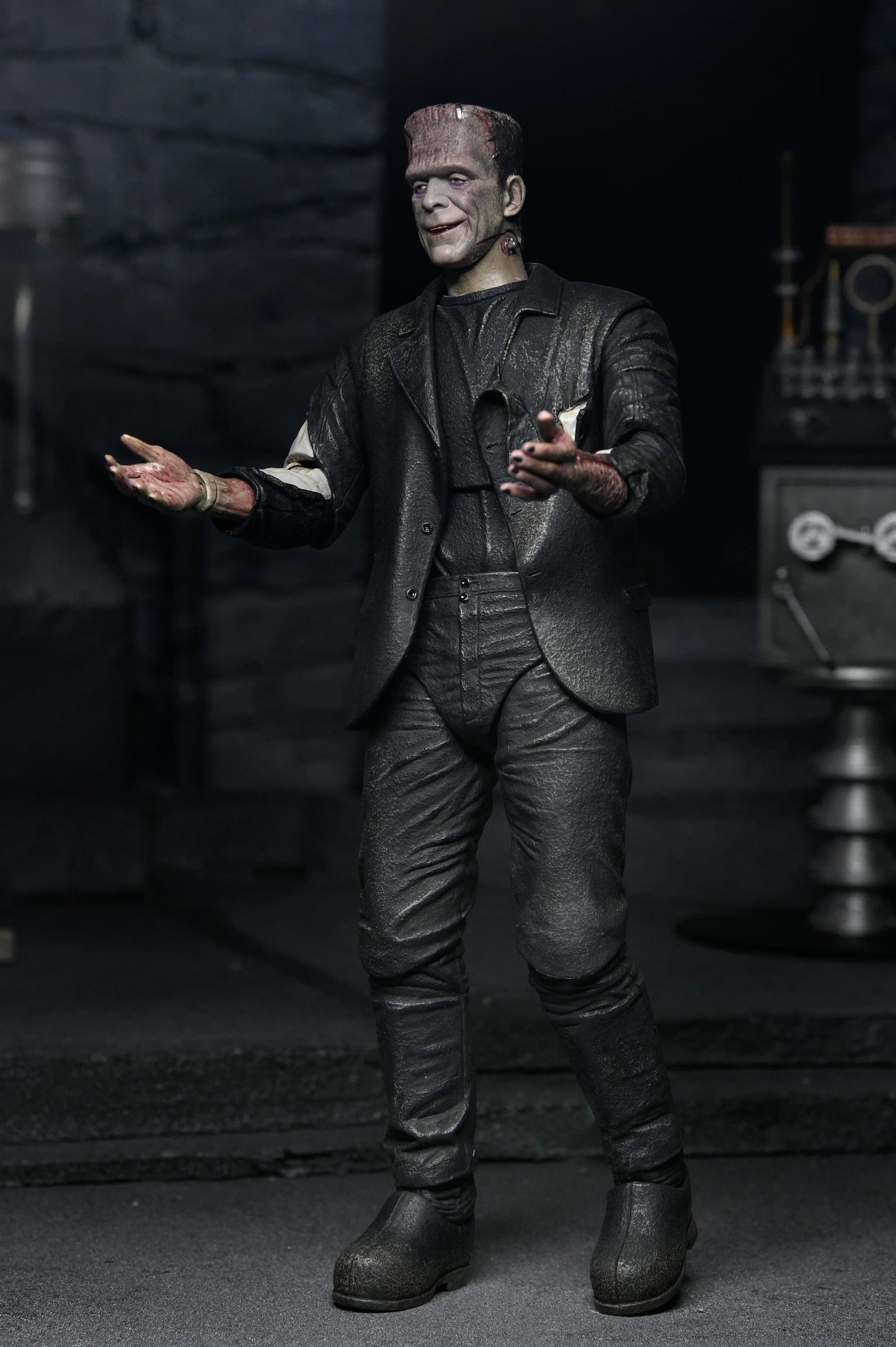 Universal Monsters: Bride Of Frankenstein & His Mate (Colour Version): 7" Action Figure 2 Pack