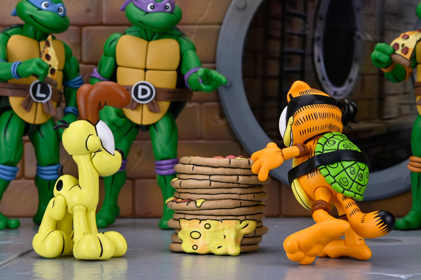 Teenage Mutant Ninja Turtles x Garfield: Garfello & Odie (Archie Comics): Ultimate 7 Inch: Action Figure Pack
