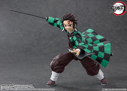 Demon Slayer: Kimetsu no Yaiba S.H. Figuarts Action Figure Tanjiro Kamado 14 cm - Bandai Tamashii Nations Action Figures