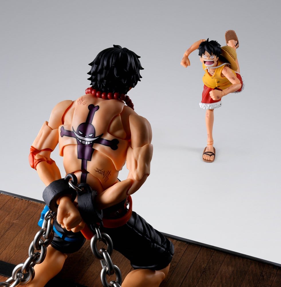 One Piece S.H. Figuarts Action Figure Portgas D. Ace -Marineford- 16 cm - Bandai Tamashii Nations Action Figures
