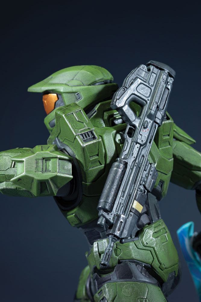 Halo Infinite: Master Chief & Grappleshot: PVC Statue - Dark Horse Statues