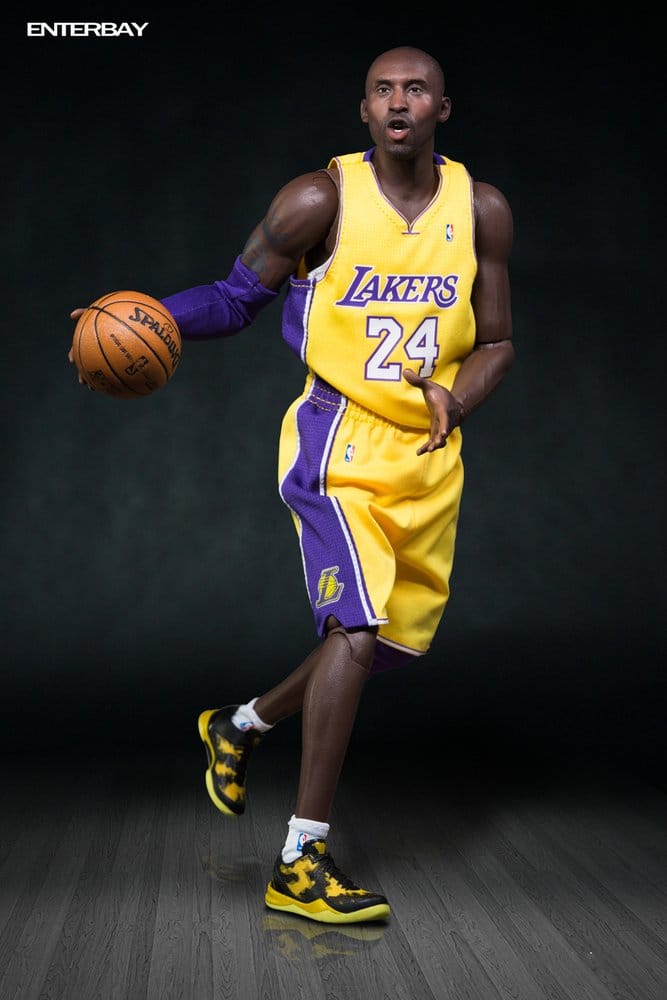 NBA Collection Real Masterpiece Action Figure 1/6 Kobe Bryant