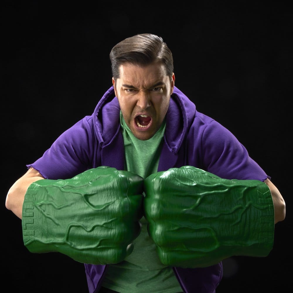The Incredible Hulk Marvel Legends Premium Roleplay Fists - Hasbro Replicas
