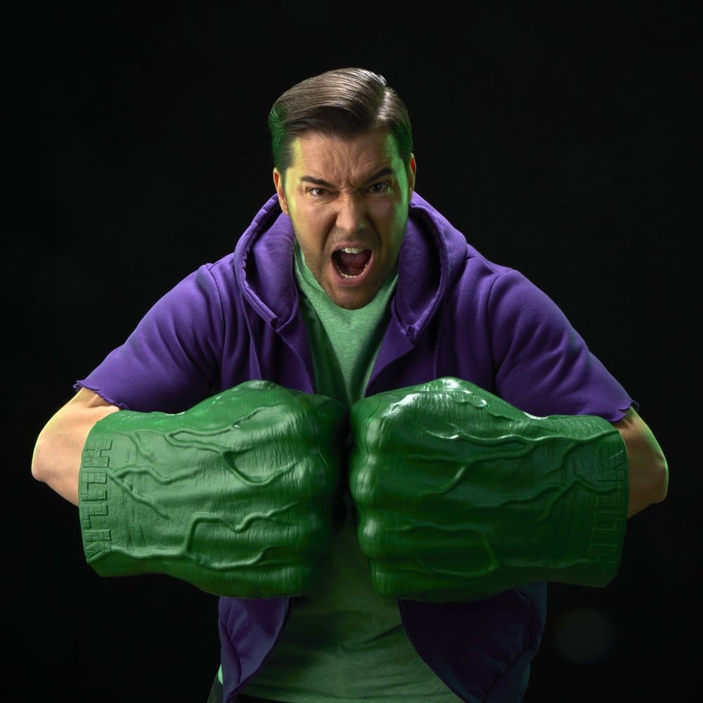 The Incredible Hulk Marvel Legends Premium Roleplay Fists - Hasbro Replicas