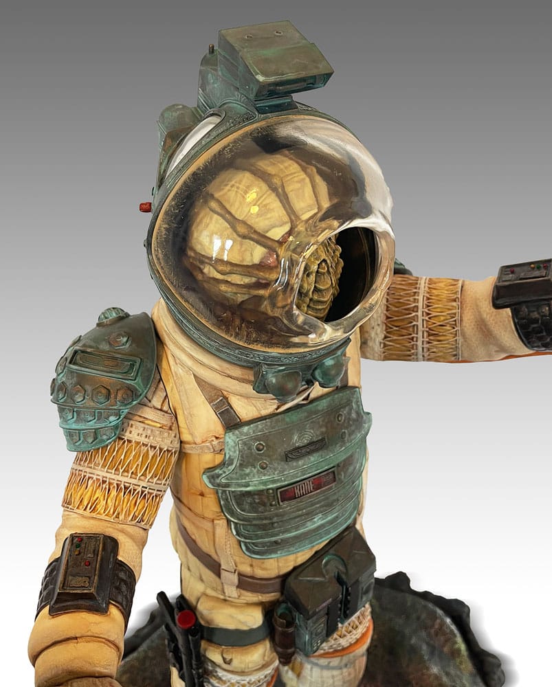 Alien: Officer Kane: 1/4 Statue - Hollywood Collectibles Group Statues