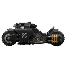 Warhammer 40,000 Raider-pattern Combat Bike Raven Guard with twin-linked bolt rifles 22 cm - Joy Toy (CN) Action Figures