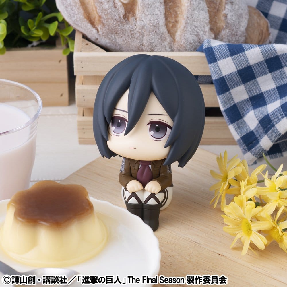 Attack on Titan Look Up PVC Statues Levi Cleaning up Ver. & Mikasa Ackerman (with gift) 11 cm - Megahouse Statues